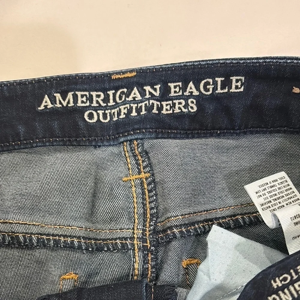 American Eagle Women's Dark Blue Jeans - Picture 4 of 5